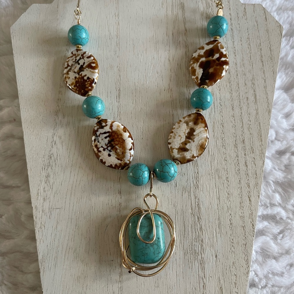 SC Turquoise Stone Pendant Necklace Southwestern Statement